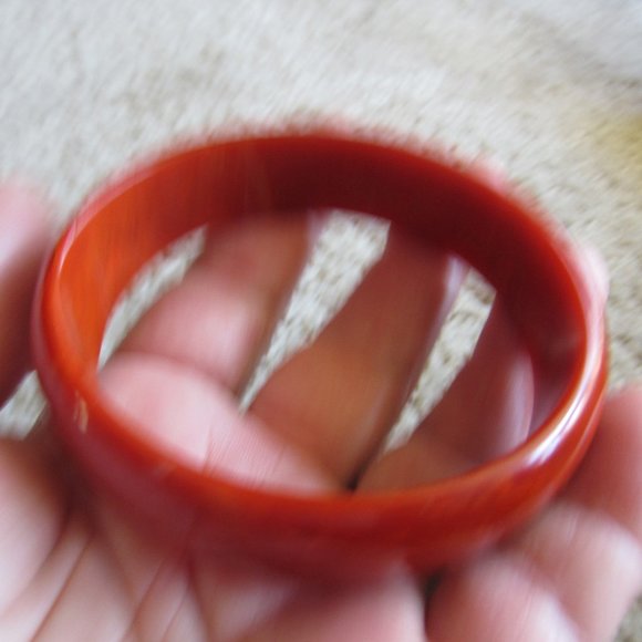 Orange Marbled Oblong 1950s Bakelite Bangle - Picture 3 of 5